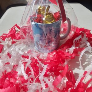 Taza blanca con chocolates 11 oz